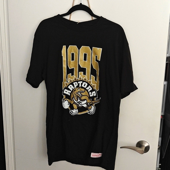 Mitchell & Ness Toronto Raptors XL Limited edition Black T Shirt - Picture 1 of 5